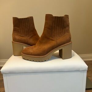 Universal Thread Tan Suede Block Heel Ankle Boots